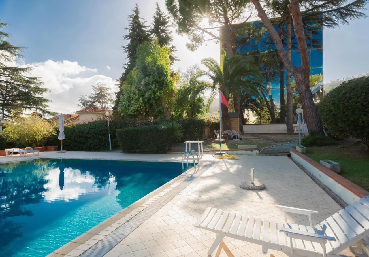I Giardini Del Sole Con Piscina By Wonderful Italy Διαμέρισμα Σαν Ρέμο Εξωτερικό φωτογραφία